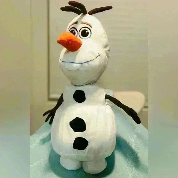 ⛄️ OLOF “I’m Always Chilling” T-shirt bundle with stuffed Olaf Toy - Picture 2 of 4